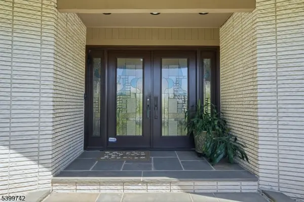 38 Farview Rd, Millburn Twp., NJ 07041