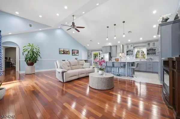 358 S Middlebush Rd, Franklin Twp., NJ 08873