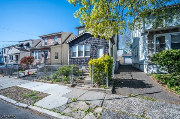 26 Scofield St, Newark City, NJ 07106