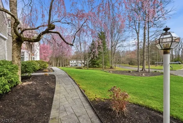 3 Lockwood Dr, Bridgewater Twp., NJ 08807