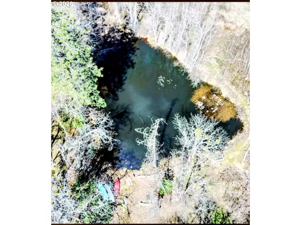 120 HAMMEL RD, Eagle Point, OR 97524