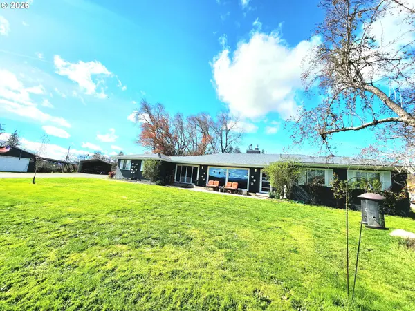 120 HAMMEL RD, Eagle Point, OR 97524