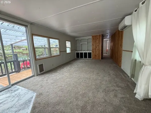 1600 RHODODENDRON DR #155, Florence, OR 97439