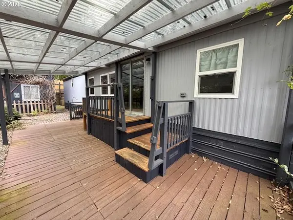 1600 RHODODENDRON DR #155, Florence, OR 97439