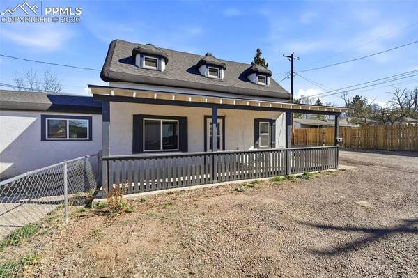 1512 E Monument ST, Colorado Springs, CO 80909