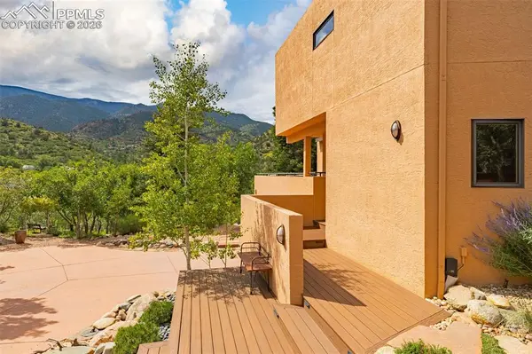 531 CRYSTAL HILLS BLVD, Manitou Springs, CO 80829