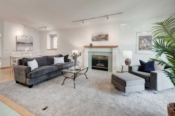 4 Christie GDNS SW, Calgary, AB T3H 3B5