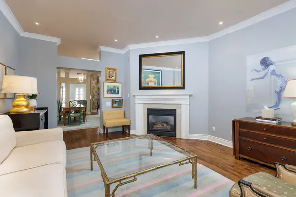 184 Bedford RD, Toronto C02, ON M5R 2K9