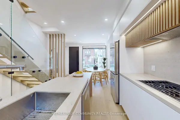 32 Endean AVE, Toronto E01, ON M4M 1W6