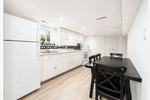 46 Centre ST E #BSMT, Richmond Hill, ON L4C 1A4