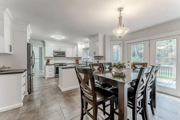 1096 Sunnidale RD, Springwater, ON L9X 0R9