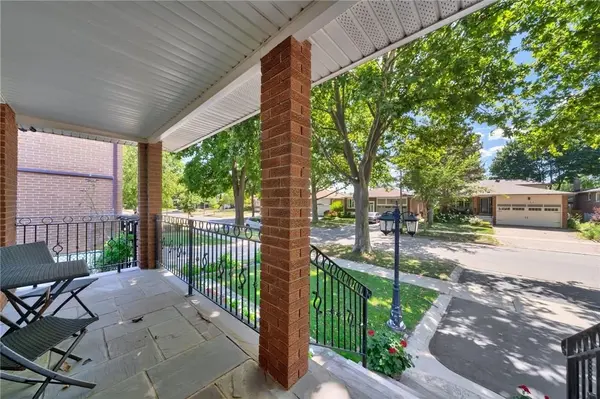 1149 Dowland CRES, Burlington, ON L7T 4C7