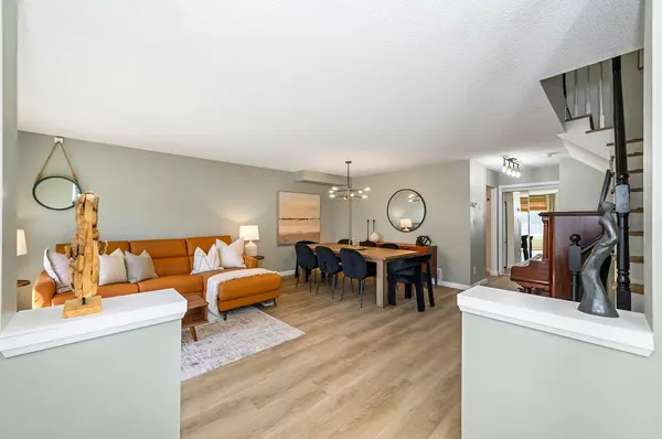 100 Manley LN, Milton, ON L9T 5N9