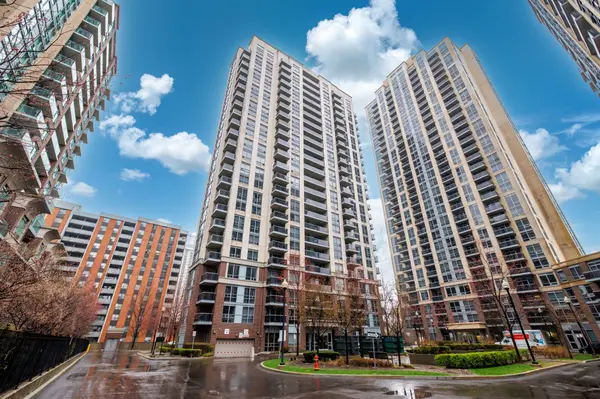 5 Michael Power PL #1605, Toronto W08, ON M9A 0A3