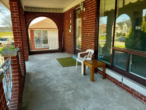 40 Montana AVE, Toronto W05, ON M3M 1B6