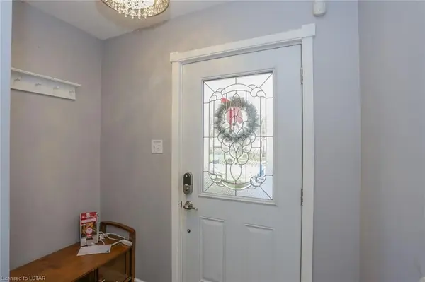 17 Sterling ST #Upper, London East, ON N5Y 1Y4