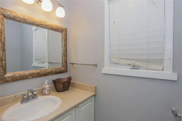 17 Sterling ST #Upper, London East, ON N5Y 1Y4