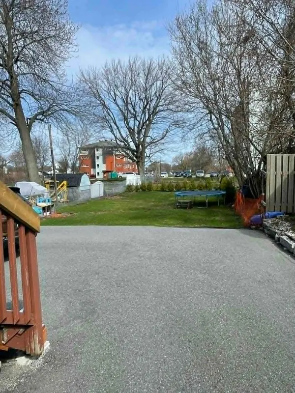 231-233 Fifth ST E, Cornwall, ON K6J 3R9