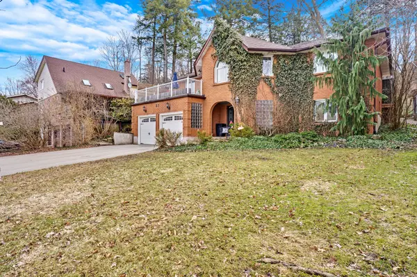 37 Yellow Birch DR, Kitchener, ON N2N 2M1