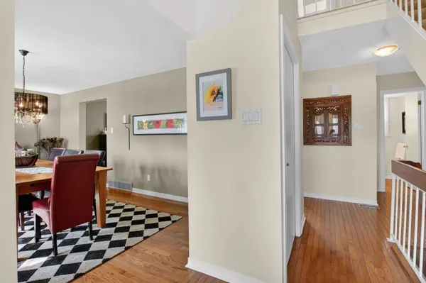 19 Bartlett CRES, London South, ON N6K 1W3