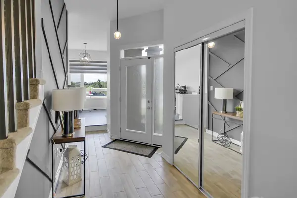 4772 Abbott ST, Kanata, ON K2S 1B9