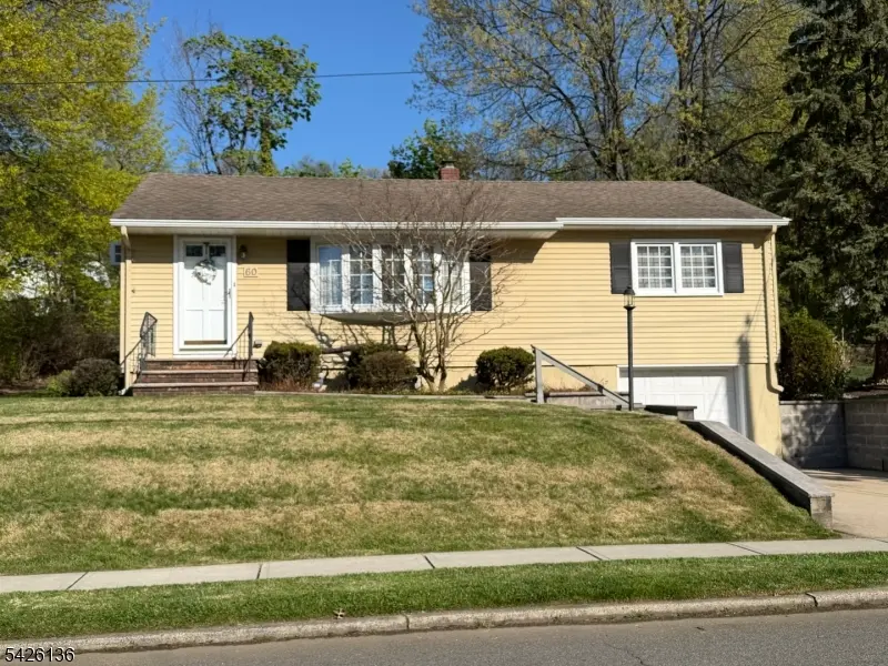 60 Sutton Ave, Totowa Boro, NJ 07512