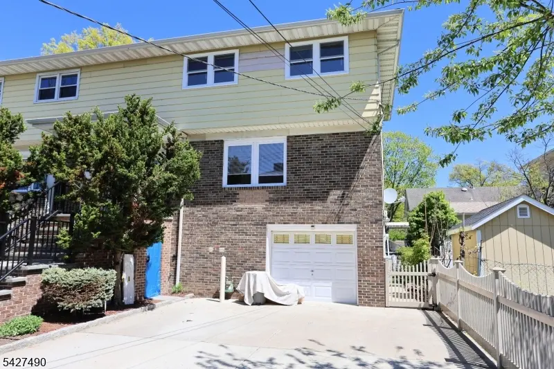 210 Walnut St #R, Garwood Boro, NJ 07027