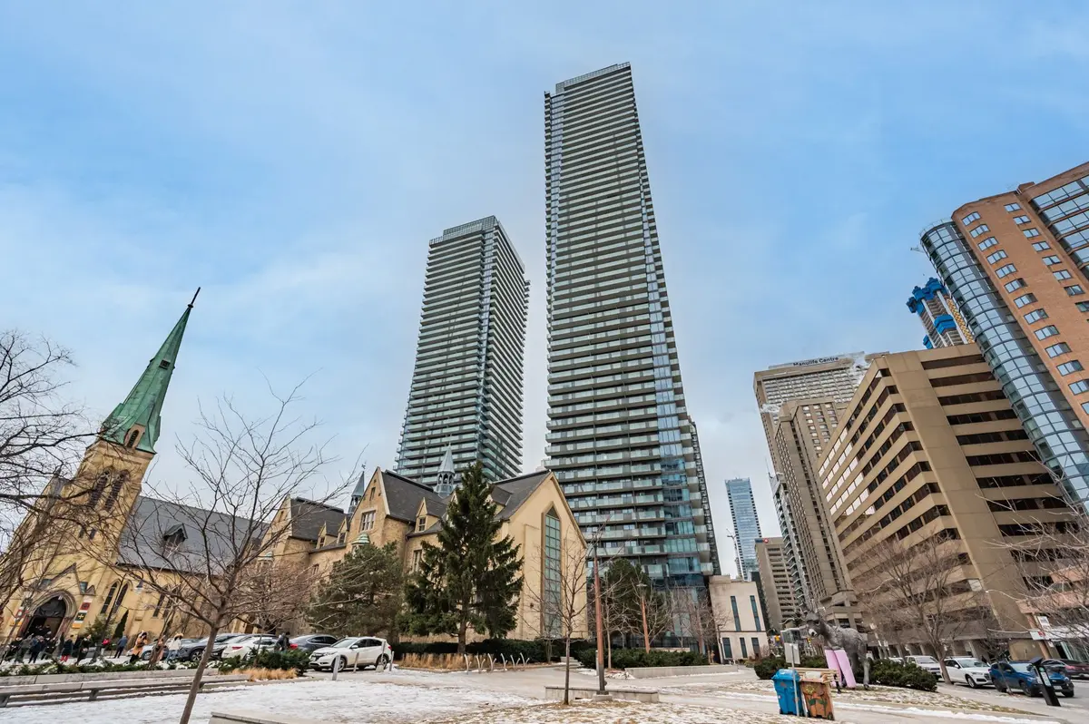 65 St. Mary ST #608, Toronto C01, ON M5S 0A6