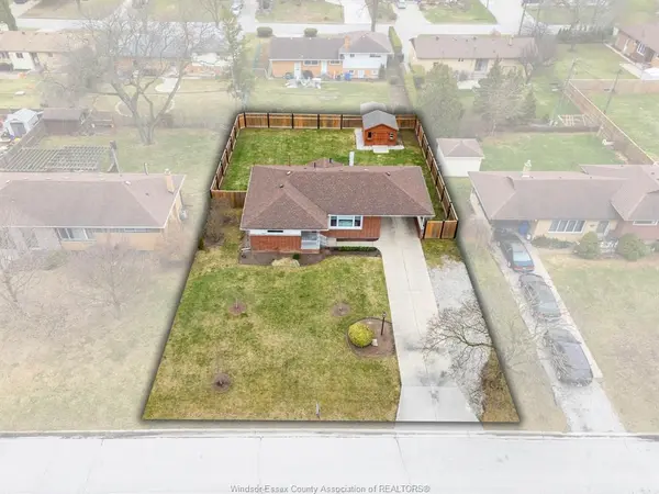 735 Lounsborough, Windsor, ON N9G 1G1