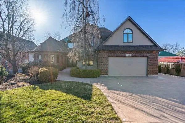 2116 FRONT Road, Amherstburg, ON N9V 3R3