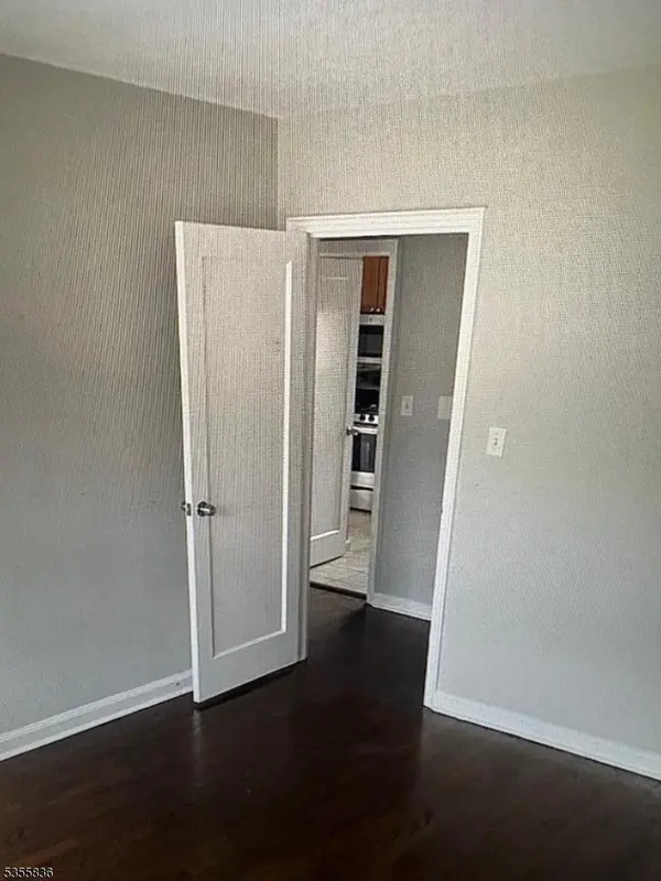 293B Elmwood Ave, Maplewood Twp., NJ 07040