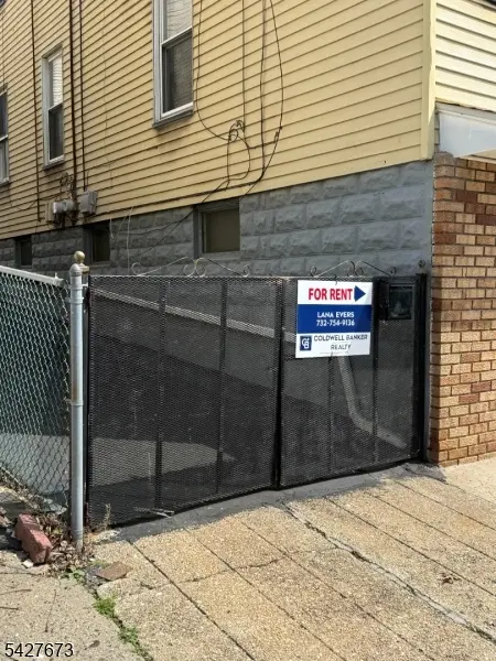 721 Mcgillvray Pl, Linden City, NJ 07036