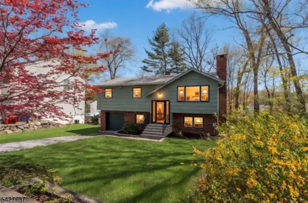 307 Santa Fe Trl, Hopatcong Boro, NJ 07843