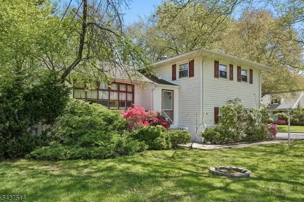 66 Warwick Cir, Springfield Twp., NJ 07081