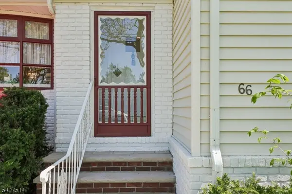 66 Warwick Cir, Springfield Twp., NJ 07081