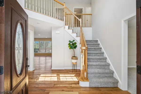 2 Log Rd, Jefferson Twp., NJ 07849