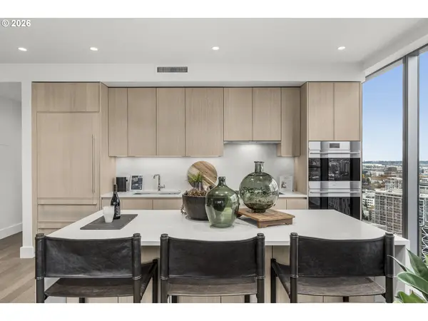 550 SW 10TH AVE #2106, Portland, OR 97205