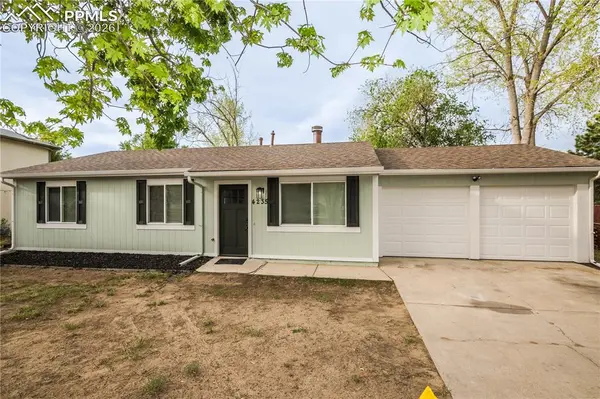 4235 Shining WAY, Colorado Springs, CO 80916