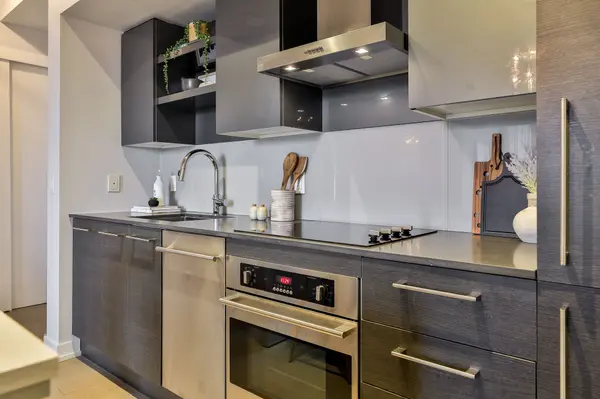 1030 King ST W #909, Toronto C01, ON M6K 3N3