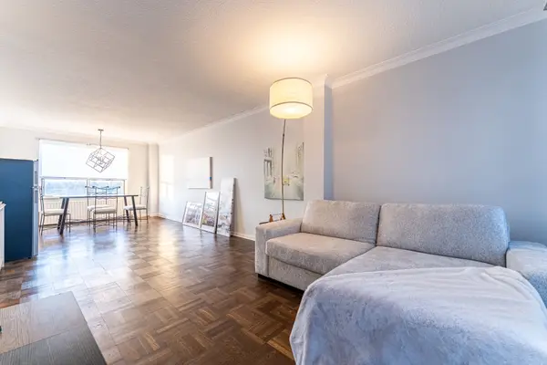 660 Eglinton AVE W #612, Toronto C04, ON M5N 1C3