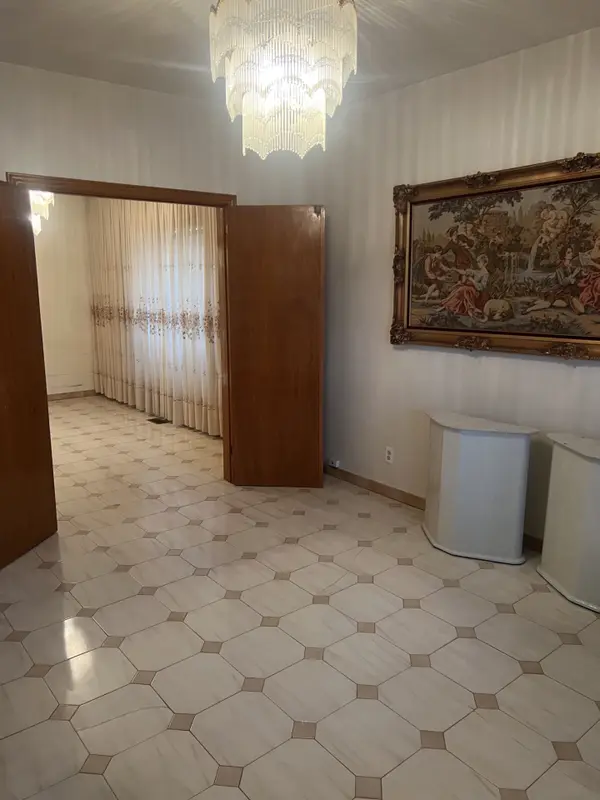 517 Milverton BLVD, Toronto E03, ON M4C 1X6