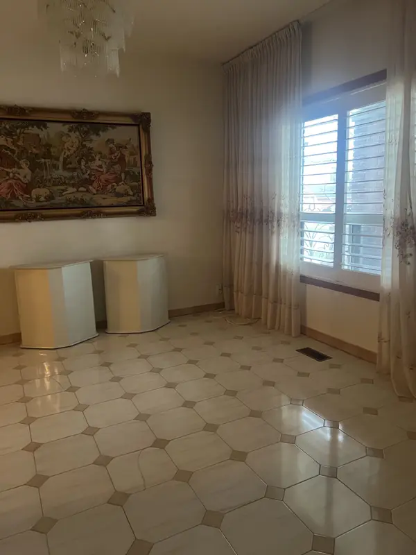 517 Milverton BLVD, Toronto E03, ON M4C 1X6