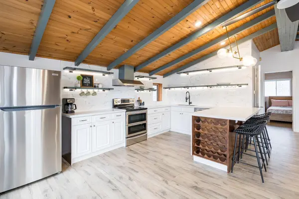 122 Mitchells Beach RD, Tay, ON L0K 2A0