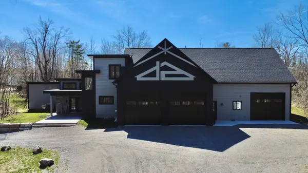 33 LAPLANTES RD, Trent Lakes, ON K0L 1J0