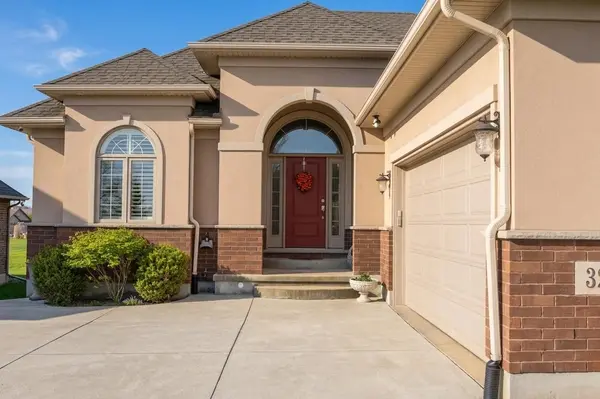 32 Magnolia LN, Welland, ON L3B 6H9