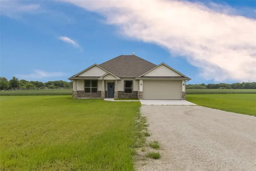 138 Zmolek Road, Alma, TX 75119