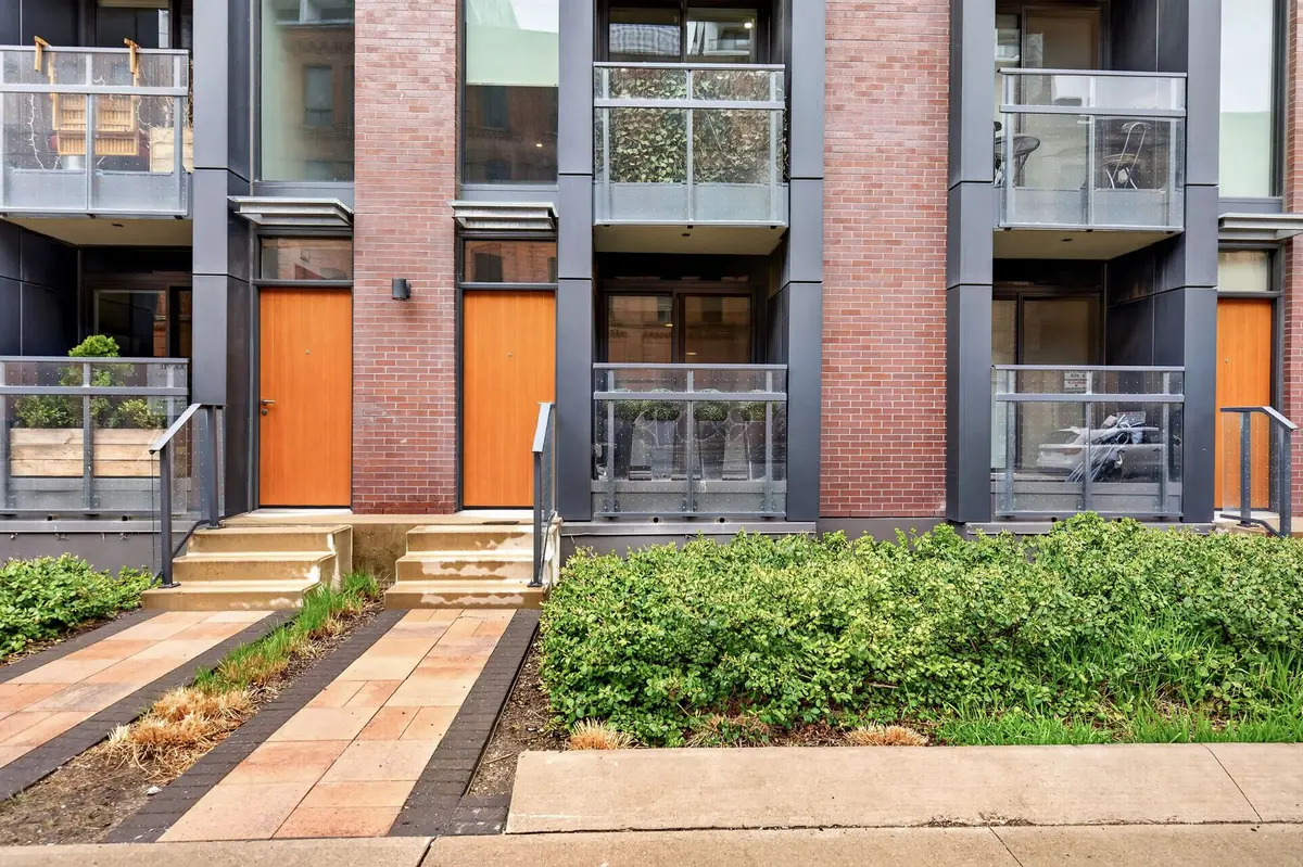 90 Niagara ST #107, Toronto C01, ON M5V 1C5