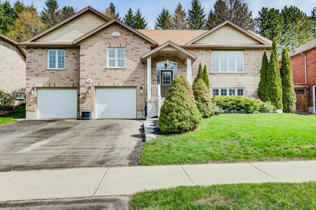 219 Mitchell ST, North Dumfries, ON N0B 1E0