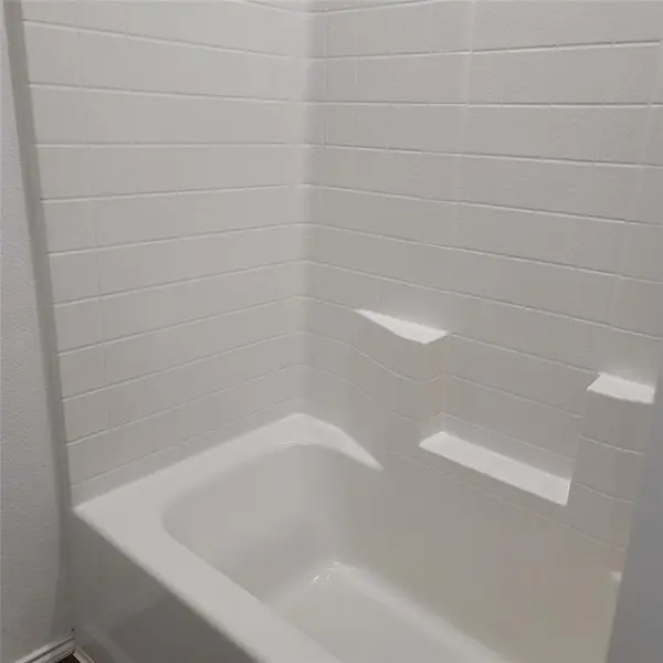 1213 Wildflower Street, Ennis, TX 75119