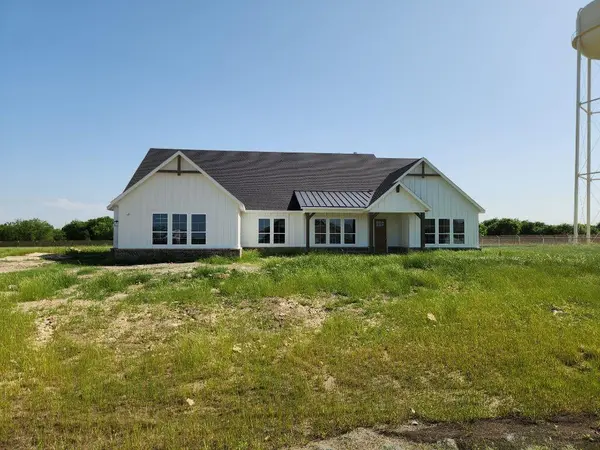 12213 Crystal Drive, Krum, TX 76249